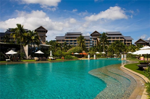 封丘县开小吃加盟后期回报大吗，在封丘县加盟麦格热狗哪个地段客源多